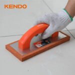 Kendo 45364 Σπάτουλα Πλακάδων Λαστιχένια 240x100x15mm - Image 6
